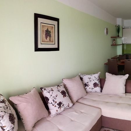 Apartment Sea Space 3 Добра вода Екстериор снимка