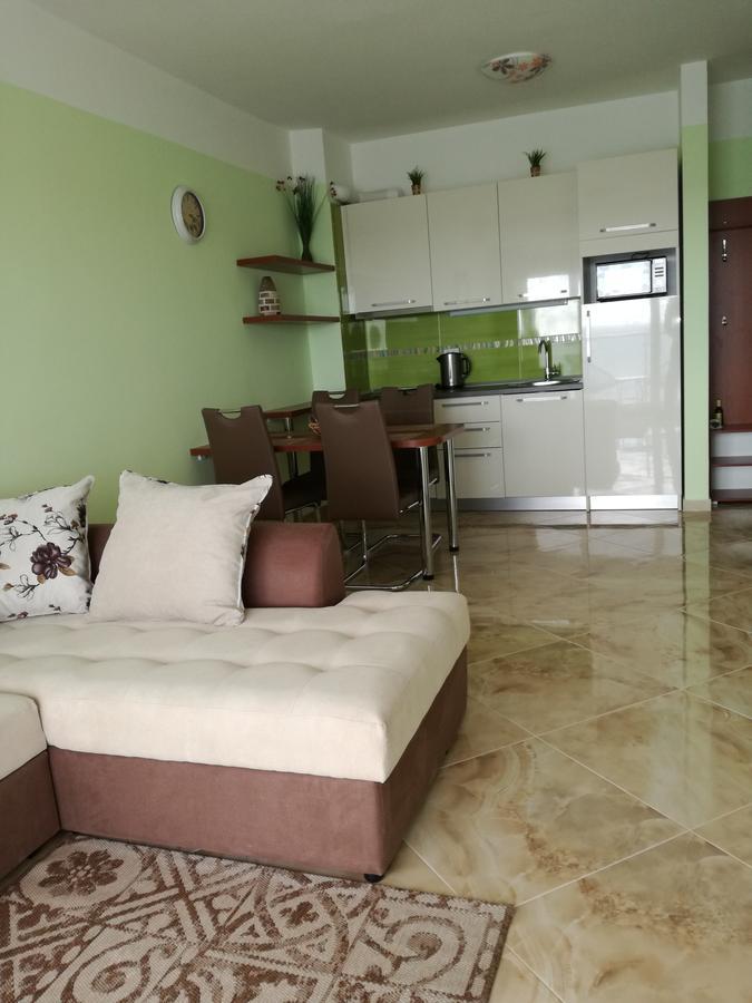 Apartment Sea Space 3 Добра вода Екстериор снимка