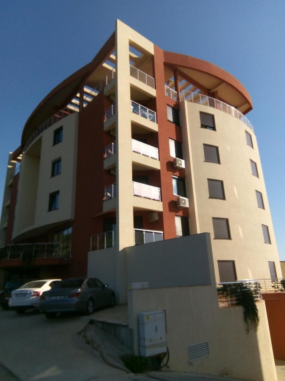 Apartment Sea Space 3 Добра вода Екстериор снимка